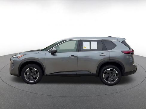 Used 2025 Nissan Rogue SV AWD/4WD image 9