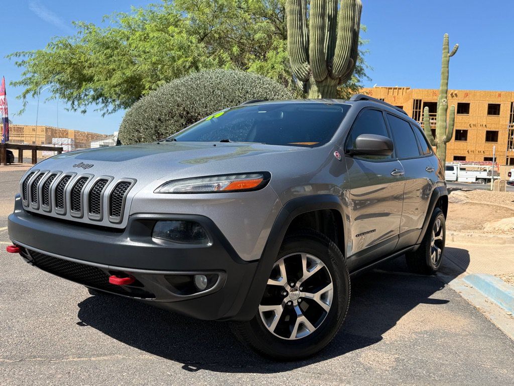 Used 2016 Jeep Cherokee Trailhawk w/ Cold Weather Group AWD/4WD image 1