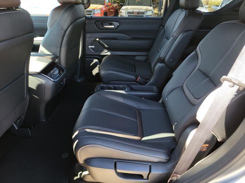 New 2026 Nissan Armada SL w/ Captain's Chari Seat Package image 17