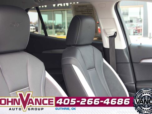 Used 2025 Buick Envision Sport Touring image 19