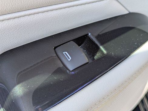 Used 2023 Cadillac CT4 Luxury w/ Sun And Sound Package image 28