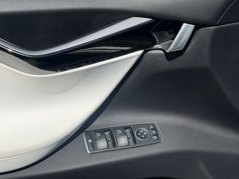 Used 2018 Tesla Model X 100D image 29
