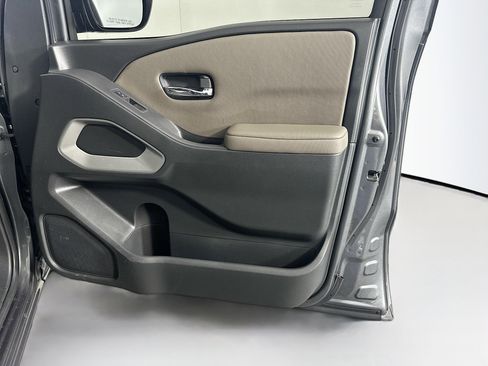 Used 2023 Nissan Frontier SV w/ Technology Package image 31