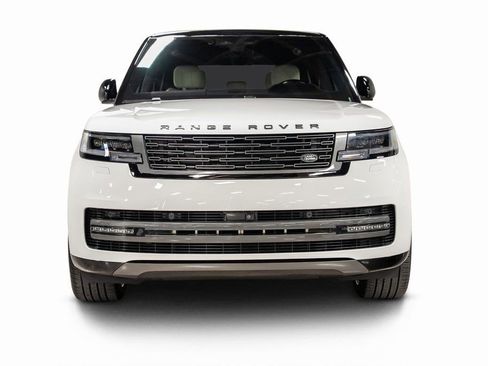 Used 2025 Land Rover Range Rover SE image 7