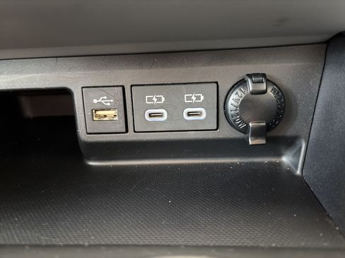 Used 2023 Toyota Highlander L FWD image 23