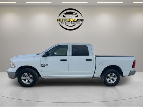 Used 2022 RAM 1500 Classic SLT w/ Electronics Group AWD/4WD image 4
