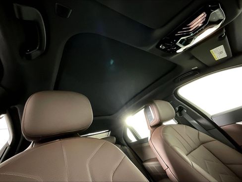 Certified 2024 BMW i7 eDrive50 image 22