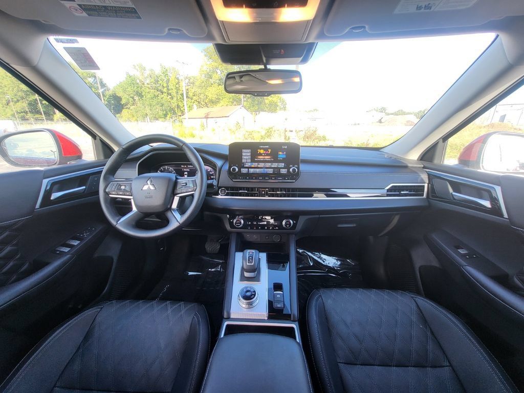 Used 2024 Mitsubishi Outlander SEL FWD image 14