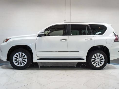 Used 2016 Lexus GX 460 w/ Premium Package AWD/4WD image 33