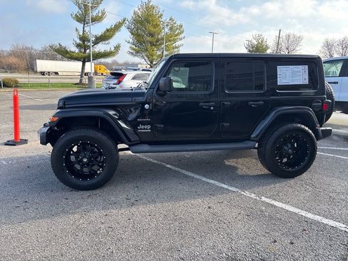 Used 2019 Jeep Wrangler Unlimited Sahara w/ Uconnect 4C Nav & Sound Group image 16