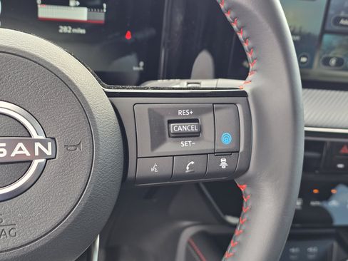 Used 2025 Nissan Kicks SR AWD/4WD image 44