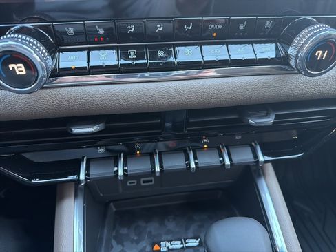 New 2026 GMC Canyon Denali image 19