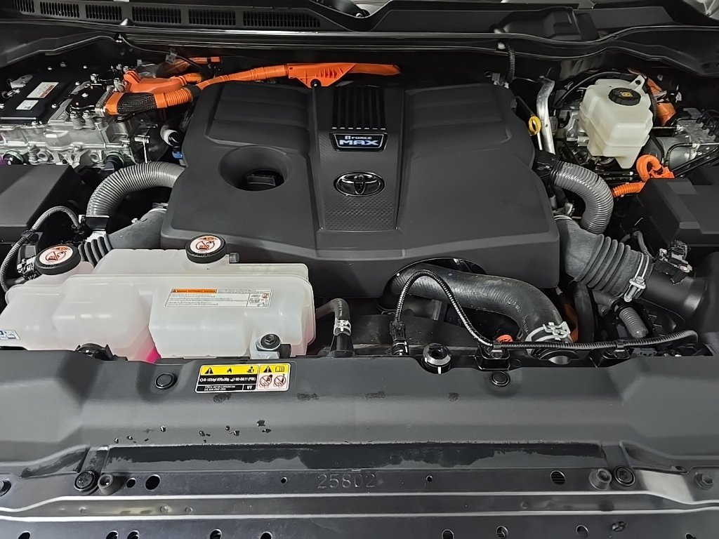 Used 2024 Toyota Sequoia Platinum AWD/4WD image 14