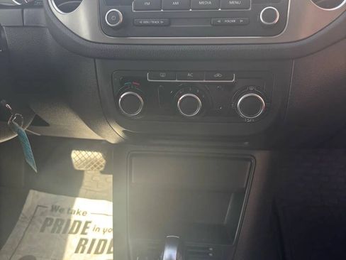 Used 2011 Volkswagen Tiguan S FWD image 6