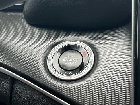 Used 2025 Jeep Grand Cherokee Altitude RWD image 40