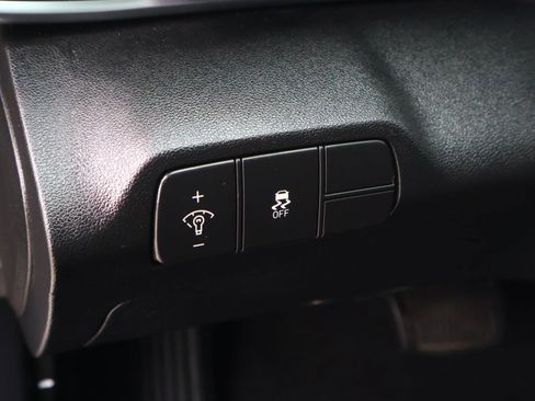 Certified 2024 Hyundai Elantra SEL image 22