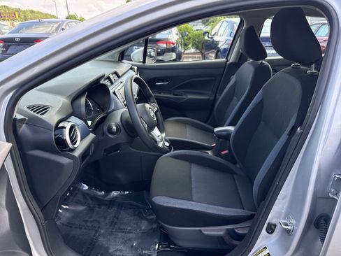Used 2025 Nissan Versa SV FWD image 13