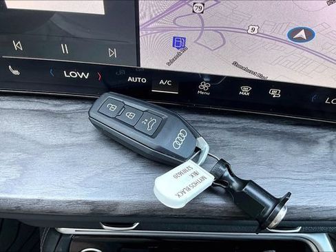 Used 2025 Audi Q5 Premium w/ Convenience Package AWD/4WD image 35