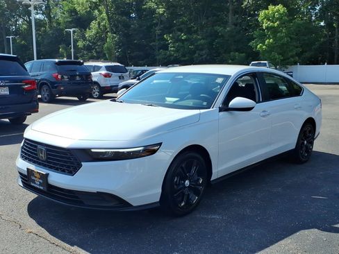 Used 2025 Honda Accord LX image 3
