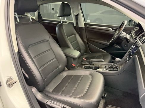 Used 2018 Volkswagen Passat 2.0T SE image 49