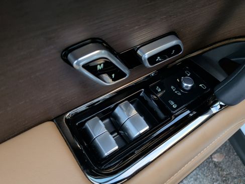 Used 2023 Land Rover Range Rover Sport SE image 15