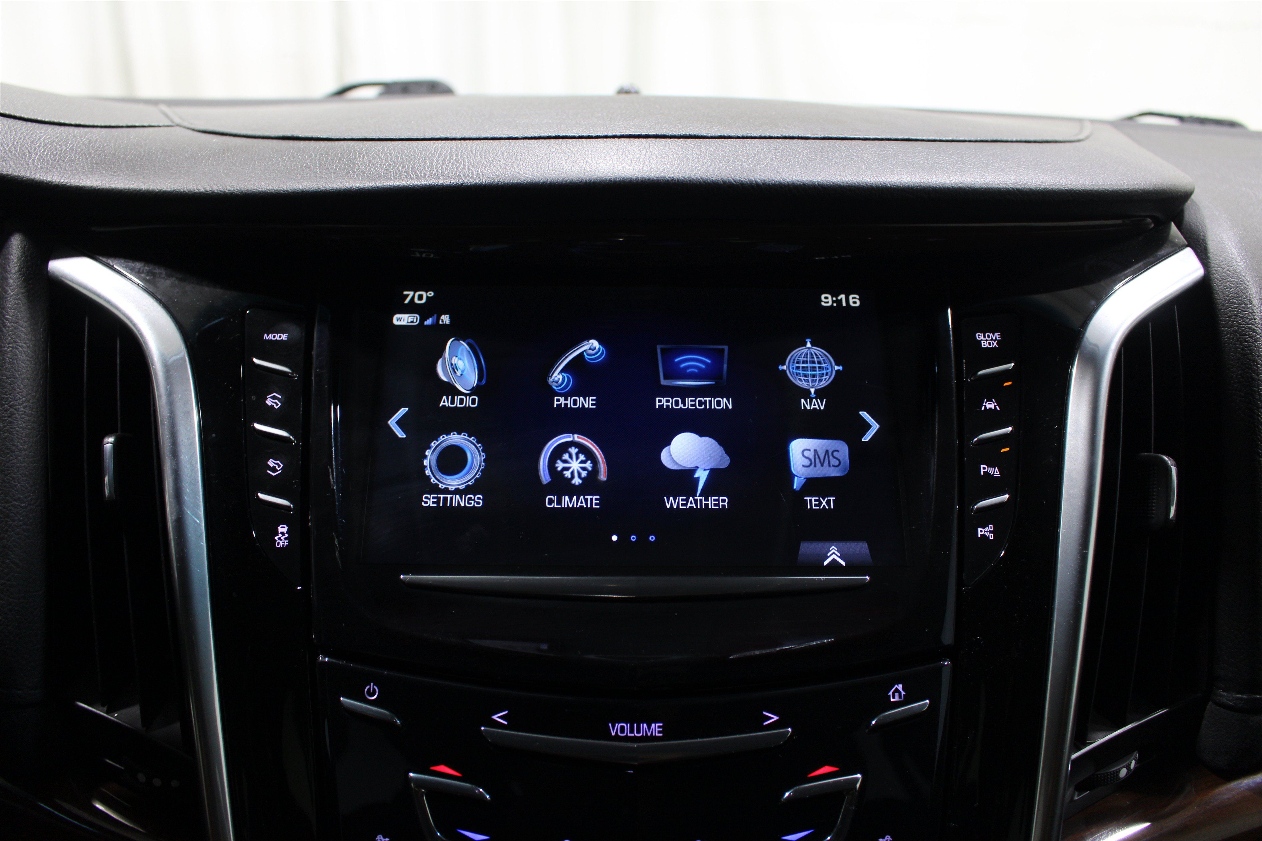 Used 2018 Cadillac Escalade Luxury AWD/4WD image 15