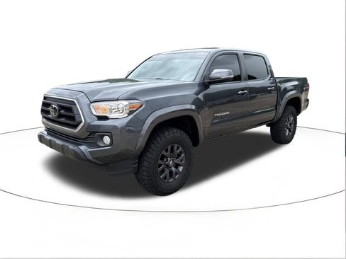 Used 2023 Toyota Tacoma SR5 AWD/4WD image 7