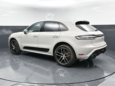 Used 2025 Porsche Macan AWD/4WD image 3