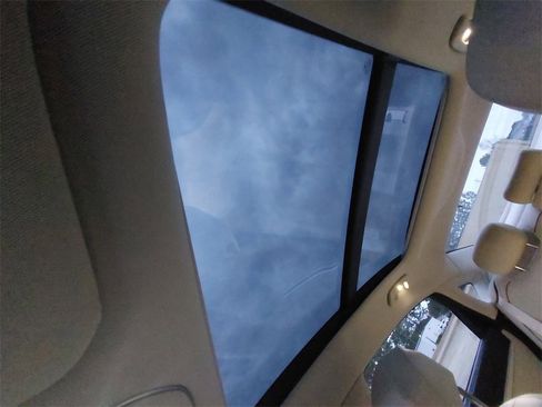 Used 2018 Genesis G80 3.8 w/ Option Group 03 image 26