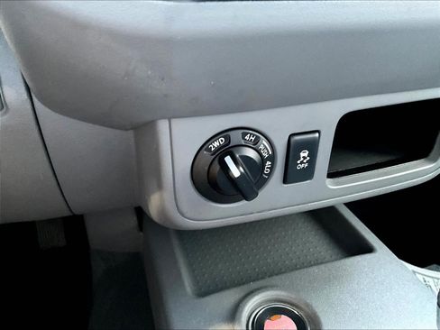 Used 2021 Nissan Frontier SV AWD/4WD image 16