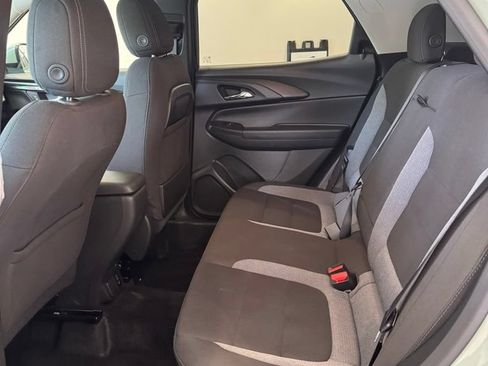 Used 2025 Chevrolet TrailBlazer LT w/ Convenience Package AWD/4WD image 12