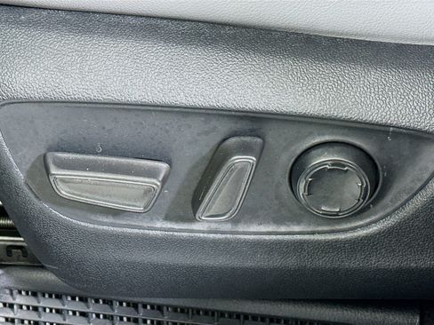 Used 2023 Toyota Sienna XLE image 13