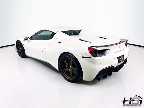 Used 2018 Ferrari 488 Spider RWD image 8