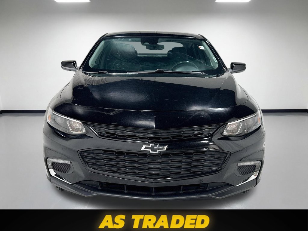 Used 2018 Chevrolet Malibu LT w/ Leather Package FWD image 2