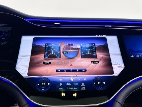 Used 2023 Mercedes-Benz EQS 580 4MATIC SUV image 11