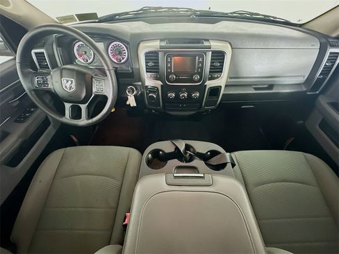 Used 2020 RAM 1500 Classic SLT image 10
