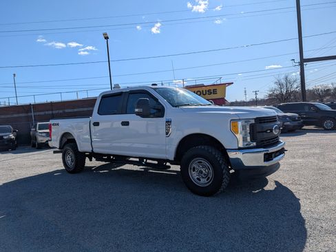 Used 2017 Ford F250 XL w/ Power Equipment Group image 3