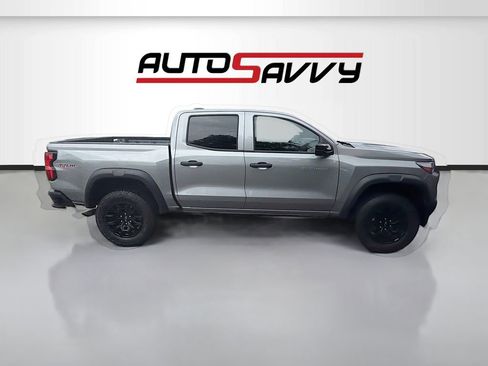 Used 2024 Chevrolet Colorado Trail Boss w/ Technology Package AWD/4WD image 8