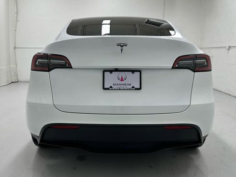 Used 2023 Tesla Model Y Long Range image 7