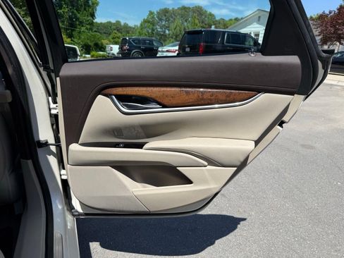 Used 2013 Cadillac XTS Premium FWD image 22