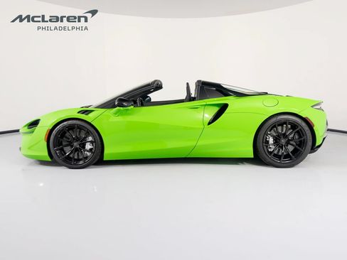 Used 2025 McLaren Artura Spider RWD image 3