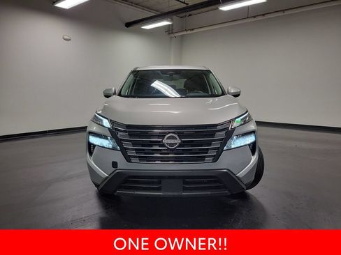 Used 2025 Nissan Rogue SV FWD image 3