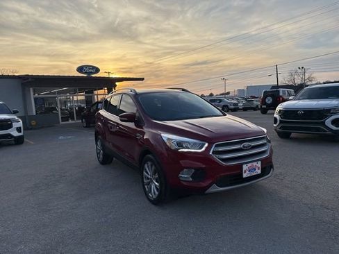 Used 2017 Ford Escape Titanium image 9