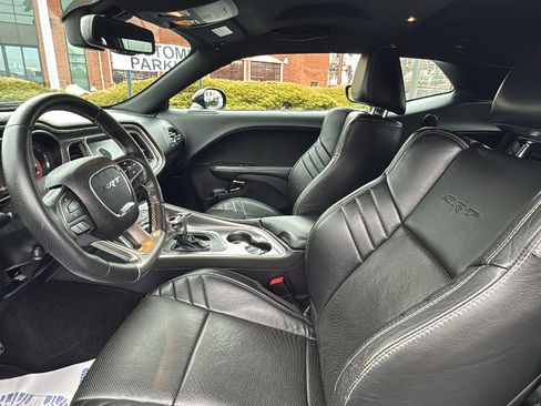 Used 2016 Dodge Challenger SRT Hellcat image 12