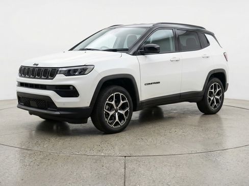 Used 2025 Jeep Compass Limited image 3
