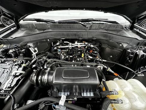 Certified 2022 Ford Explorer XLT w/ Equipment Group 202A image 32