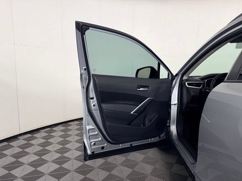 Used 2026 Toyota Corolla Cross XLE w/ Convenience Package FWD image 26