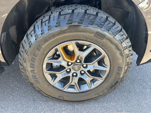 Certified 2025 Ford Expedition Tremor AWD/4WD image 13