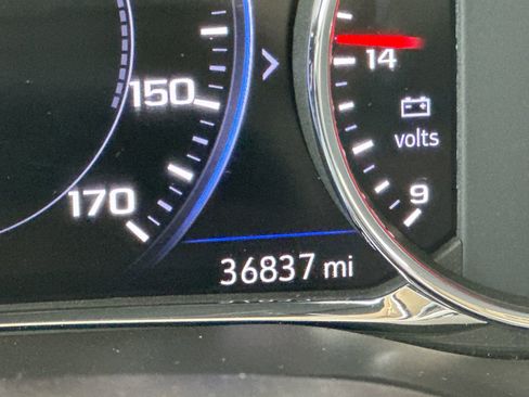 Used 2023 GMC Acadia Denali image 15