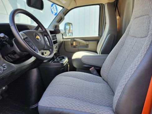 Used 2022 Chevrolet Express 3500 w/ Power Convenience Package RWD image 10